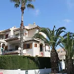 Residencia Alhambra Cisnes *