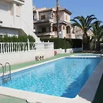 Residencia Alhambra Cisnes * Torrevieja