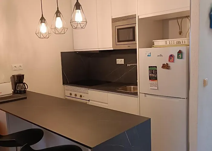 Residencia Alhambra Cisnes شقة