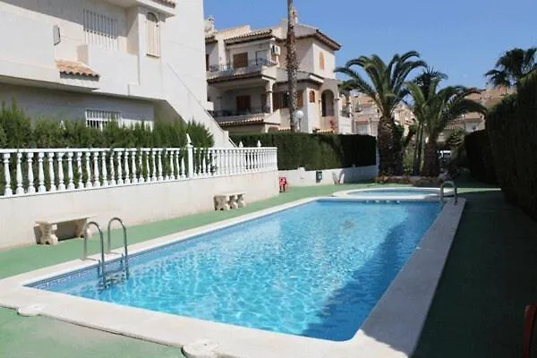 Residencia Alhambra Cisnes * Torrevieja